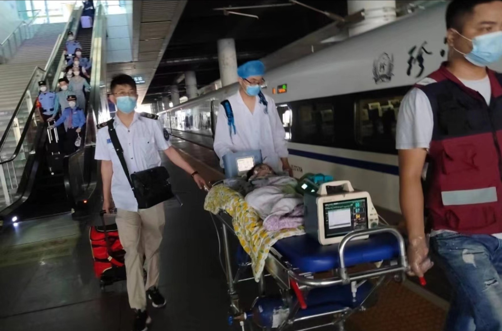 花都区高铁转运公司